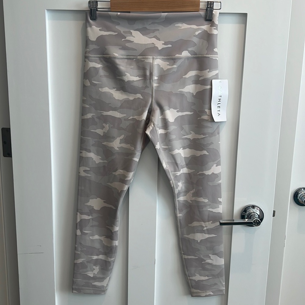 Women's ATHLETA ELATION CAMO 7/8 TIGHT Size Medium